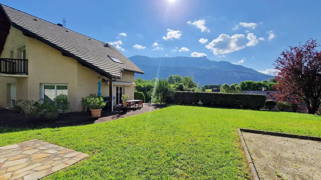 Aed - Quiet House with Mountain View in Sonnaz