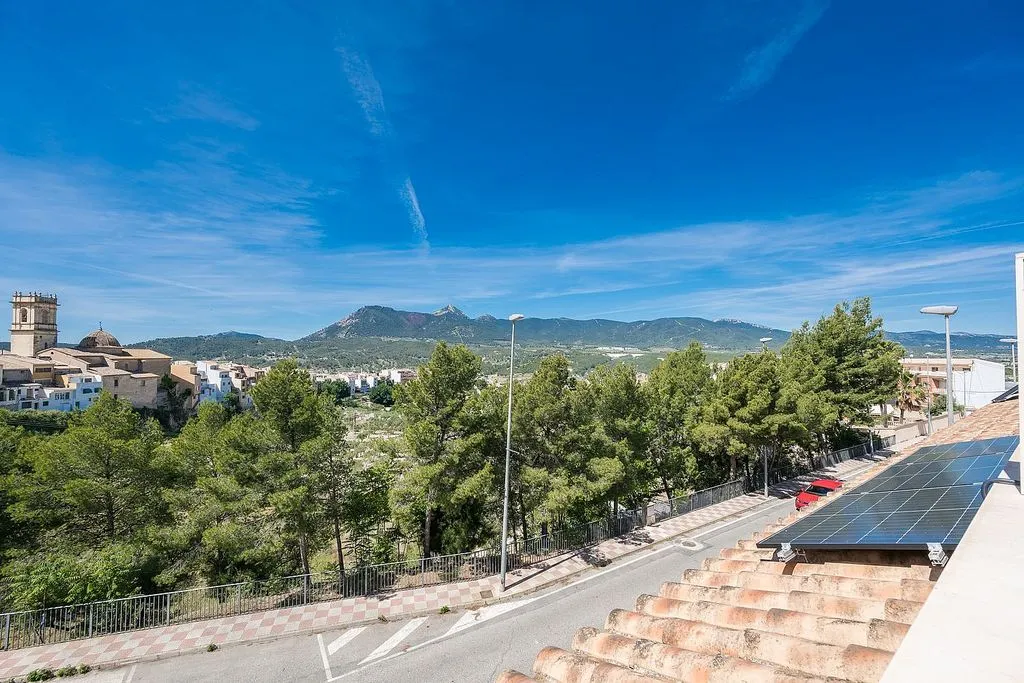 Balcon - Terraced House with Balcony in Tibi