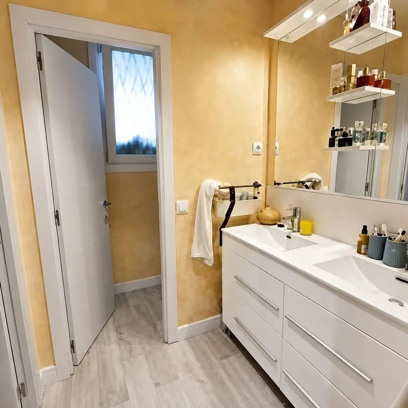 Salles de bain - Semi-Basement Flat with Private Entry in Pinos de Alhaurín