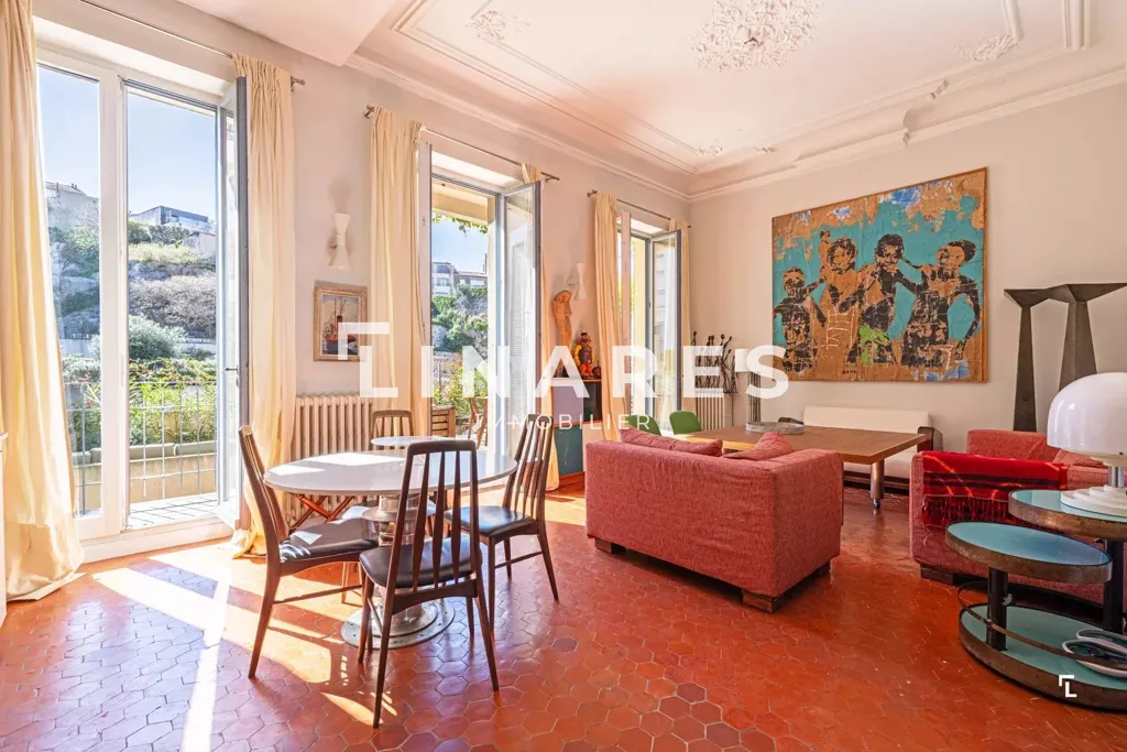 Elutuba - Apartment with Terrace in Marseille 6ème