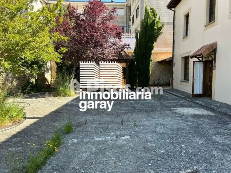 Aed - Stately House with Terrace in Torme