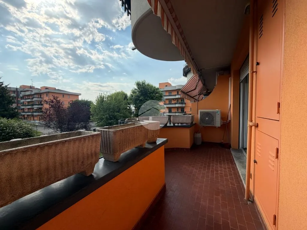 Balcon - Studio Flat with Balcony in Bussero