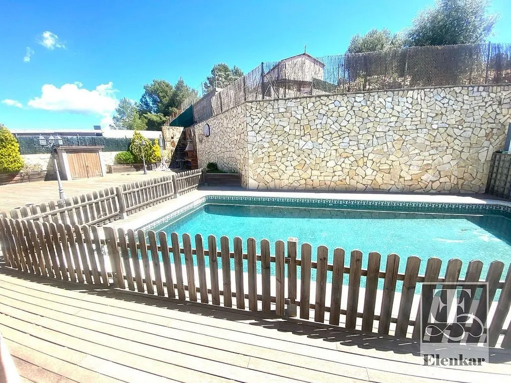 Piscine - Independent House with Pool in Valldemar