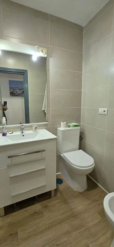 Vannitoad - Bright Apartment with Garage in Parque del Sur