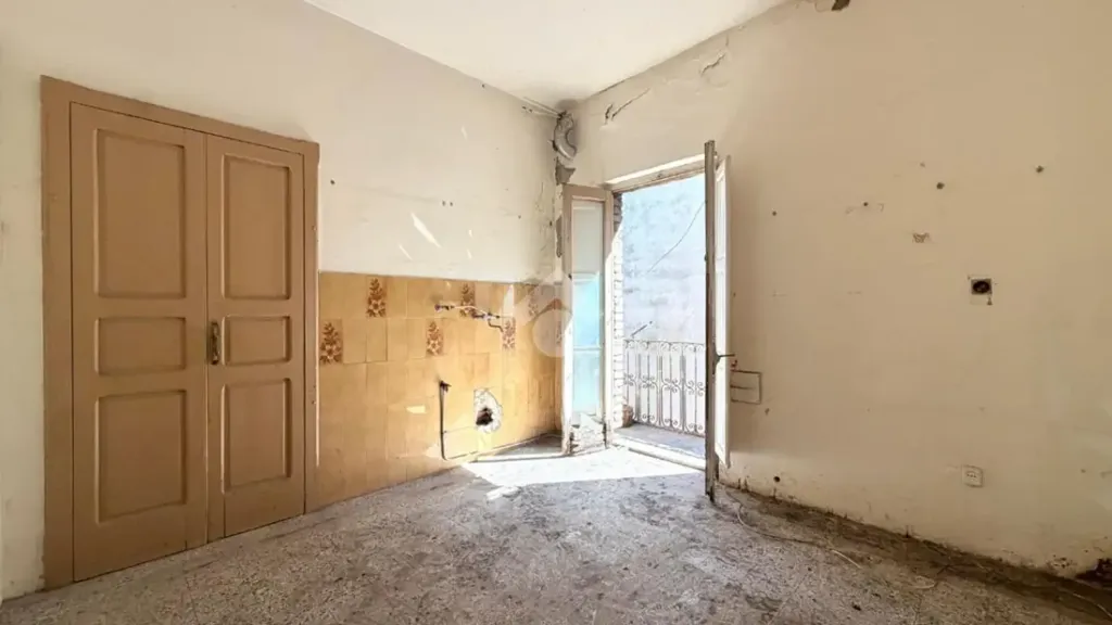 Pièces - Period Flat with Balcony in Cosenza Centre