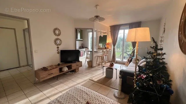 Séjour - Appartement Type 2 avec Parking dans Résidence Sécurisée à Begles