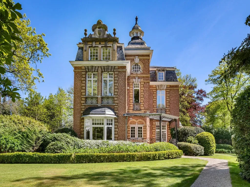 Välivaade - Eclectic Villa with Luxurious Features in Kapellen