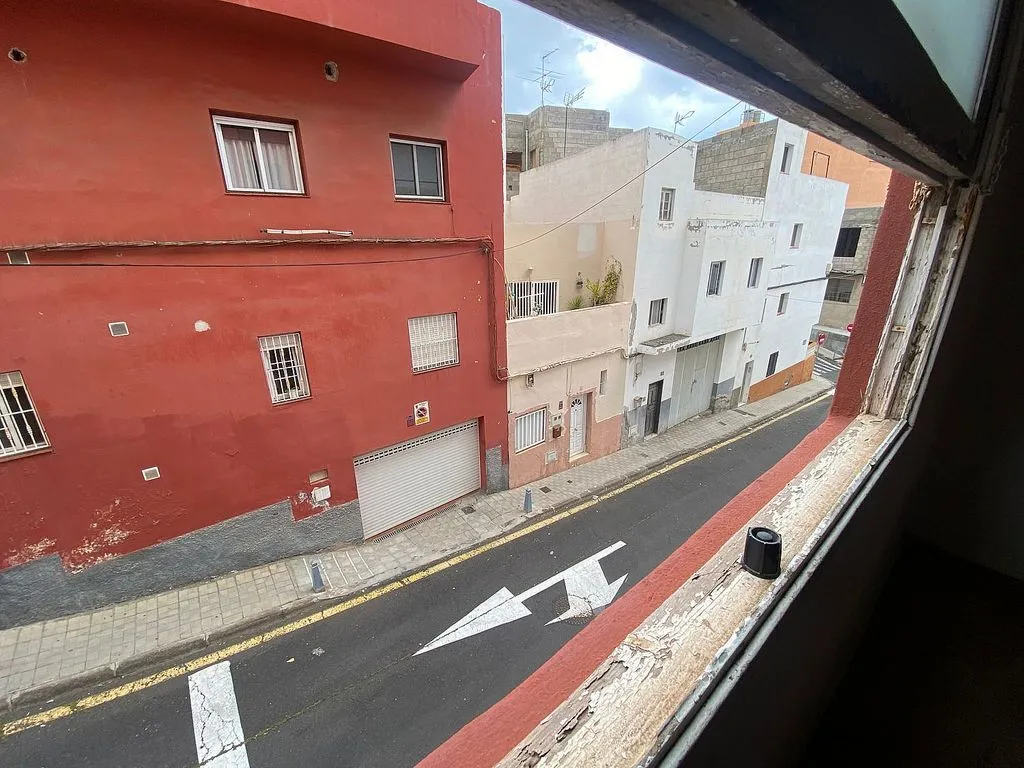 Pièces - Apartment with Roof Access in Taco