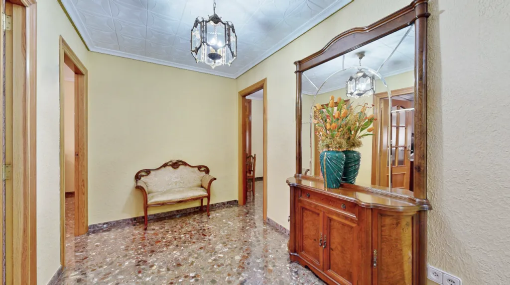 Esik - Two-in-One Property with Terrace in Torrent