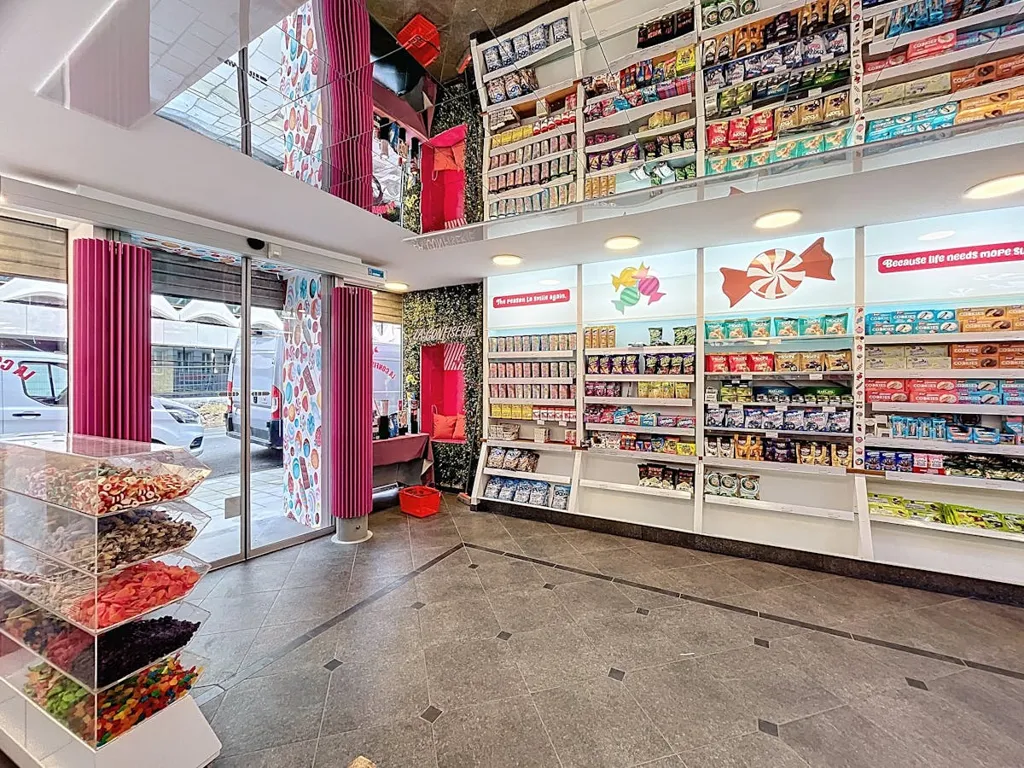 Toad - Commercial Space with Large Frontage in Brussels