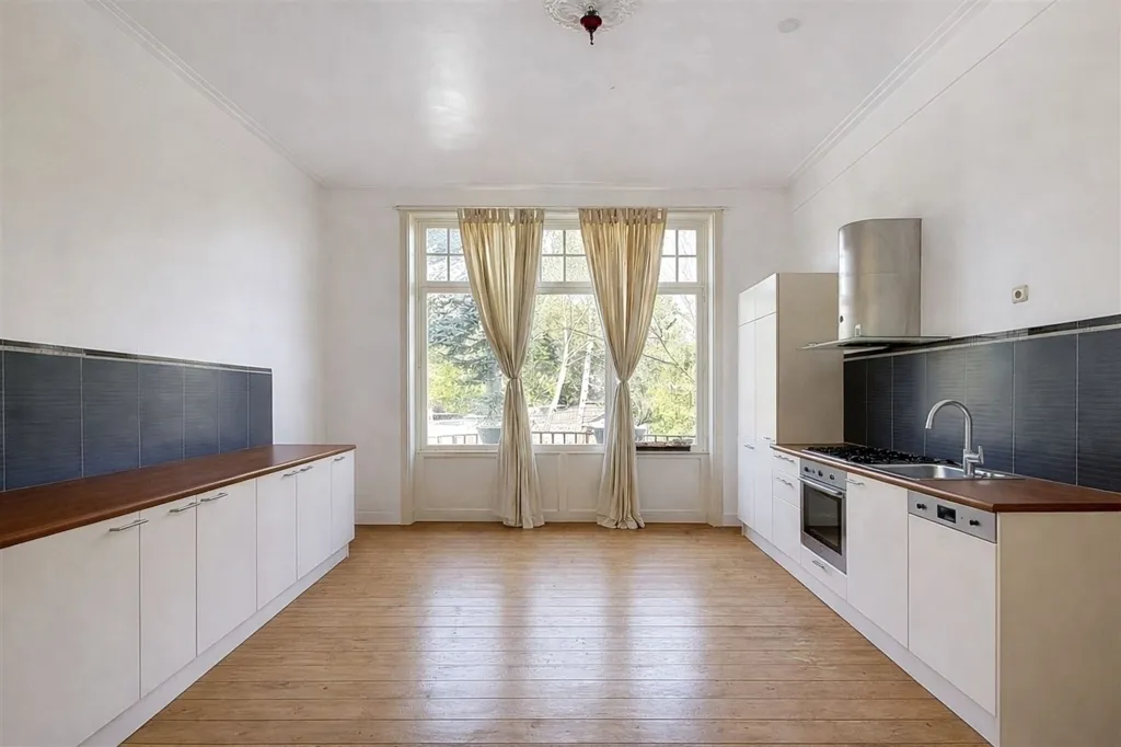 Köök - Art Deco Masterpiece with Garden in Prestigious Avenue