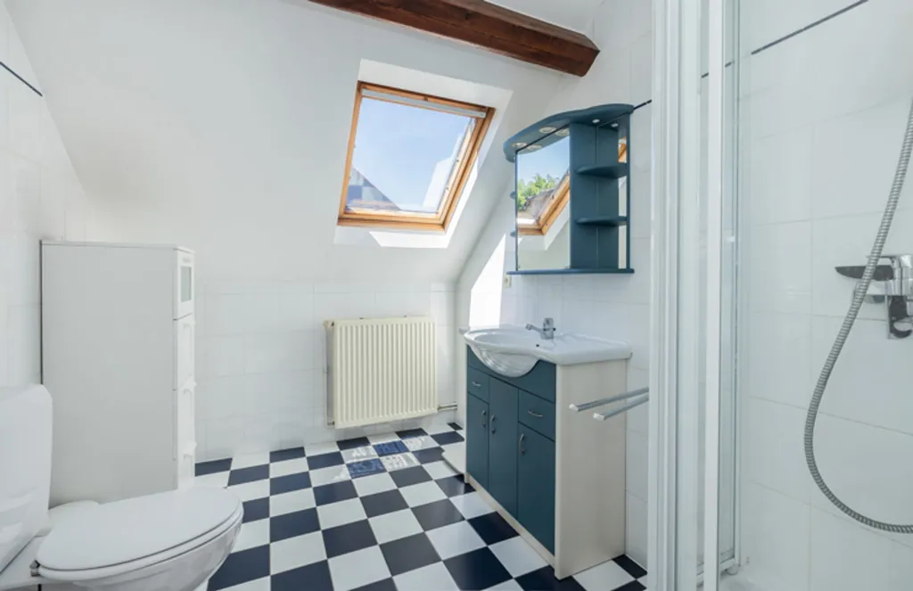 Vannitoad - Characterful 4-Bedroom Home with Terrace in Auderghem