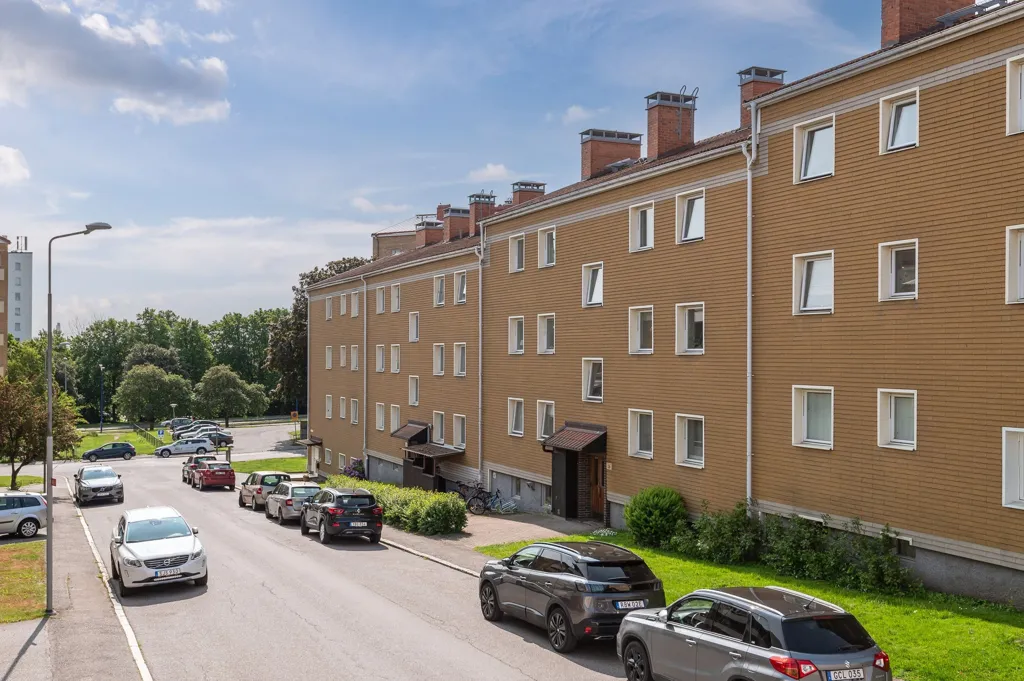 Exterior - Bright Studio Flat with South-Facing Windows in Haga