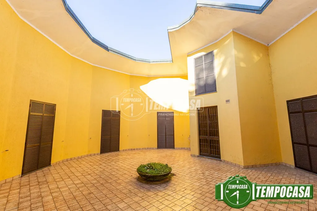 Aed - Villa with Pool in Monte Cremasco