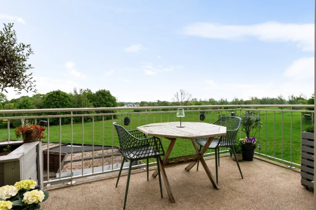 Rõdu - Quiet Apartment with Terrace near De Schorre