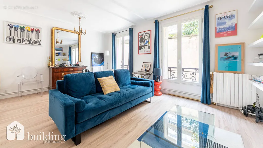 Elutuba - 2-Bedroom Parisian Flat near Arc de Triomphe