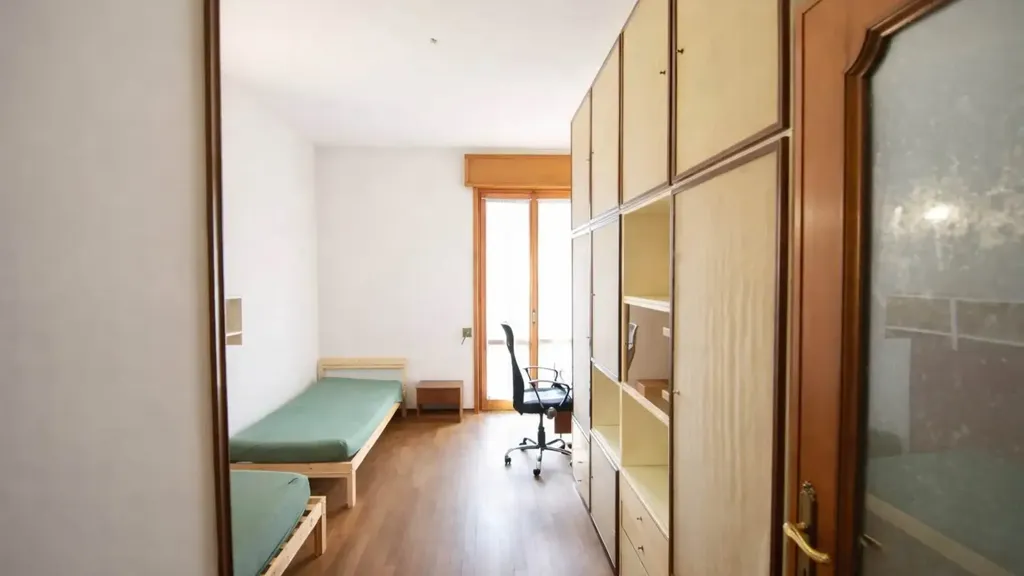 Chambres - Spacious Apartment with Balcony in Piacenza