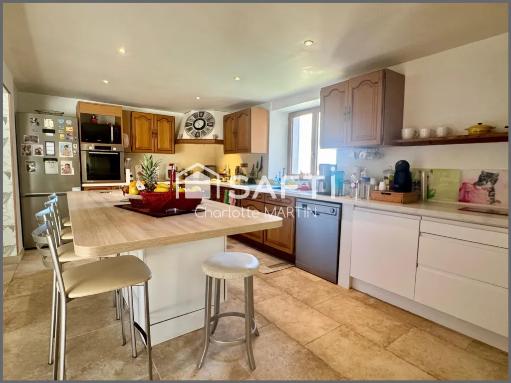 Kitchen - Detached House with Pool in Genouilly