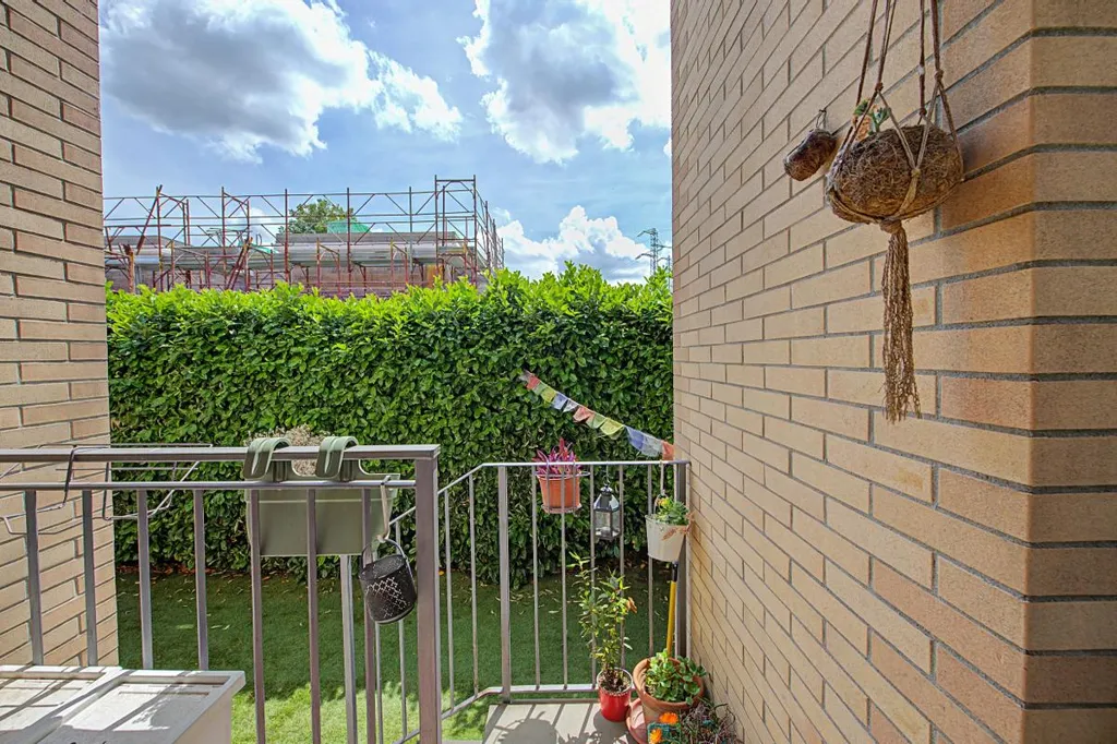 Giardino - Three-bedroom Apartment with Terrace in Parma