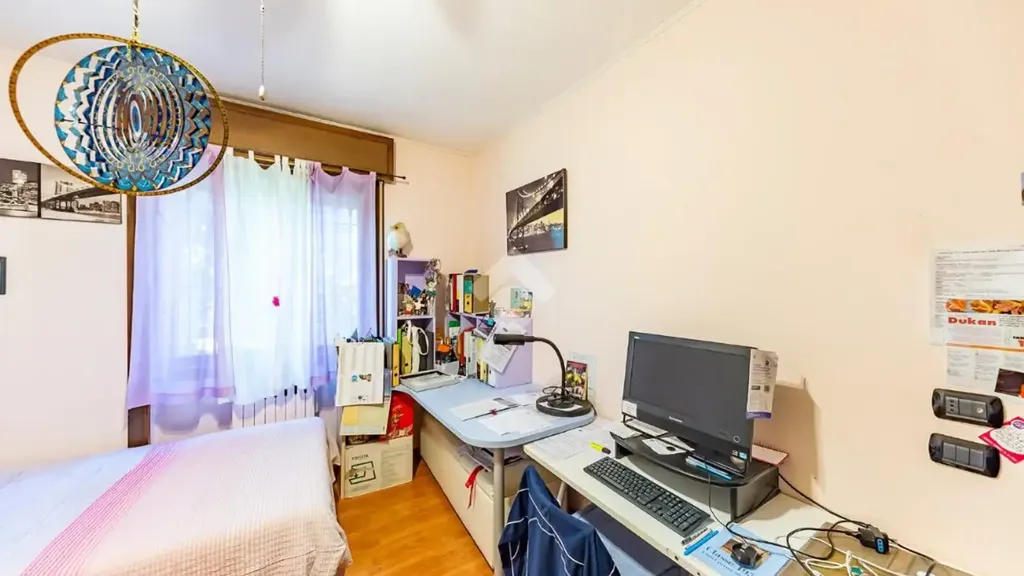 Kabinet - 3-Bedroom Apartment with Balcony in Lainate