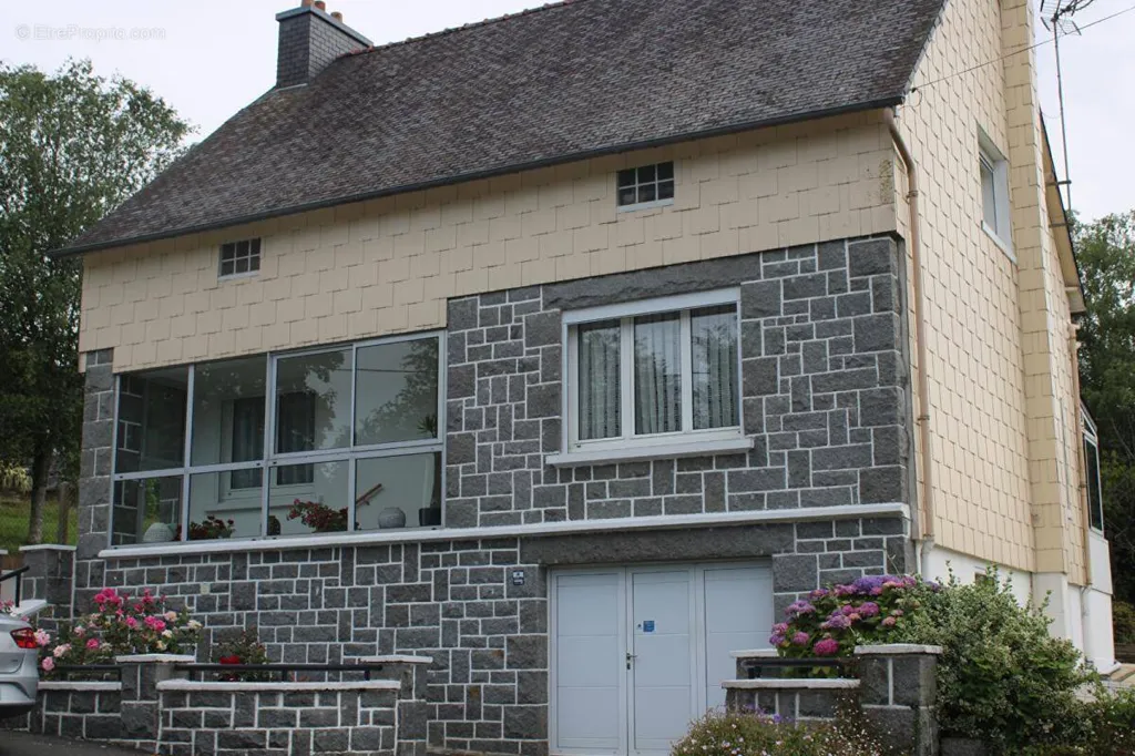 Välivaade - House with Constructible Land in Uzel