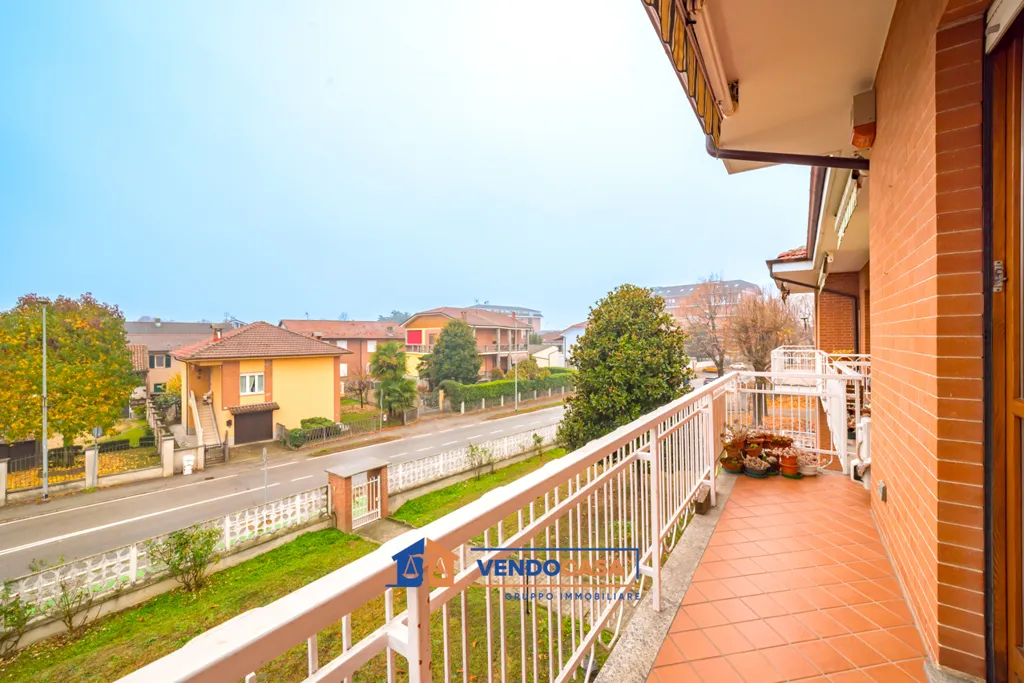 Balcon - Quadruplex Apartment with Balcony in Carmagnola