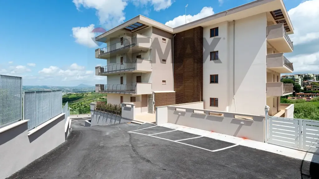 Välivaade - Contemporary Trilocale with Terrace in Monterotondo