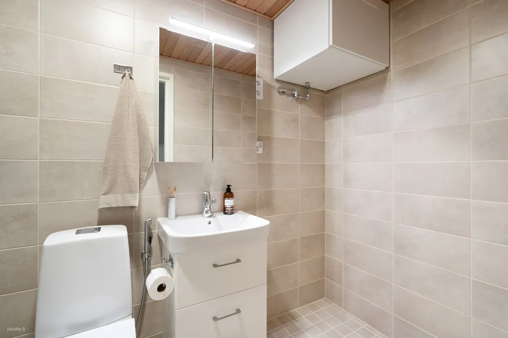 Vannitoad - Modern Apartment with Balcony in Turku Station North