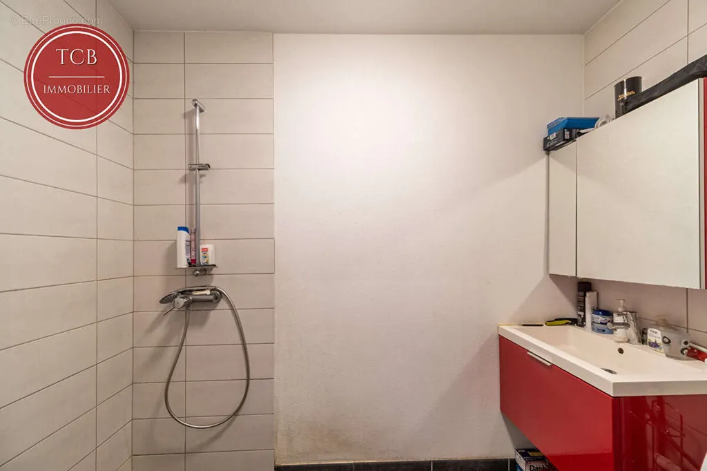 Bagni - 2-Bed Flat with Garden in Cernay