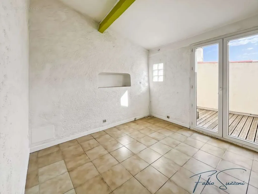 Pièces - Appartement Duplex avec Terrasse en Centre-Village à Gareoult