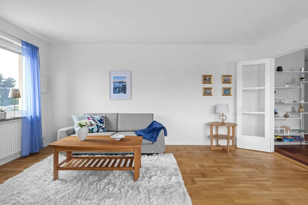 Soggiorno - Apartment with South-Facing Balcony in Tullingeberg