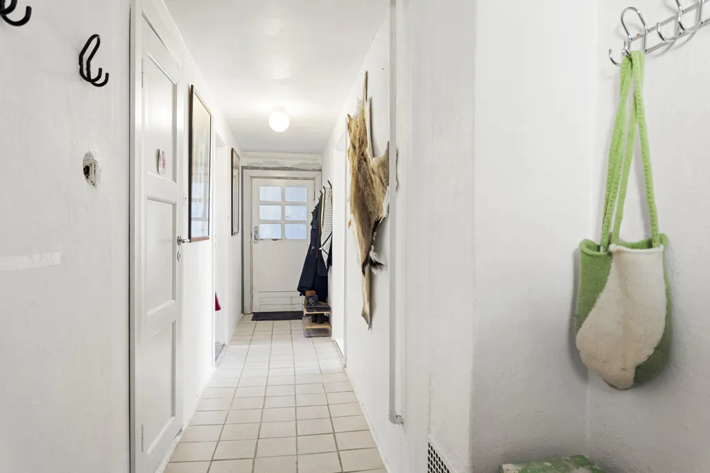 hallway_entrance