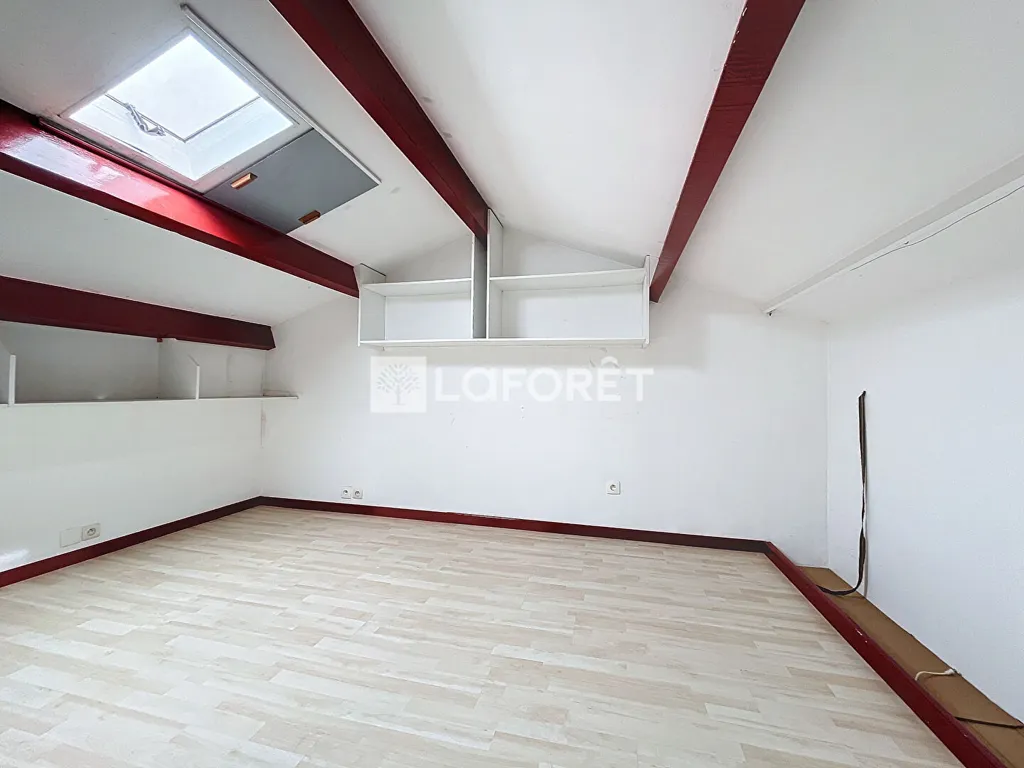 Toad - Spacious Bungalow with Garden in Cholet