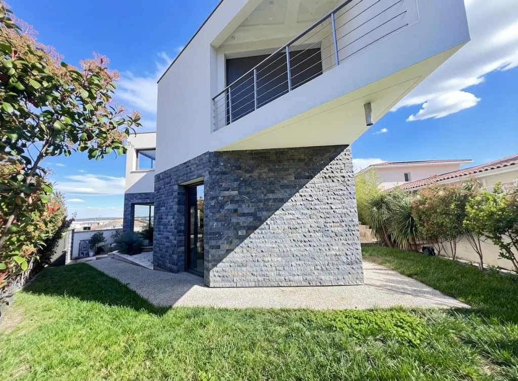 Extérieur - Villa Contemporaine avec Piscine à Montarnaud