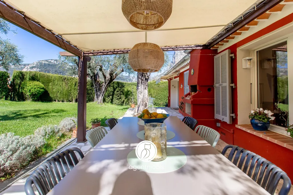 Terrasse - Maison de Caractère avec Piscine à Saint-Jeannet