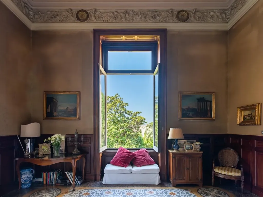 Séjour - Noble Apartment with Private Chapel in Genoa