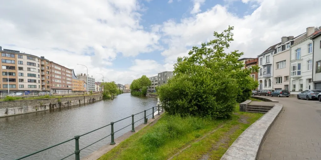 Duplex Apartment with River View in Gent