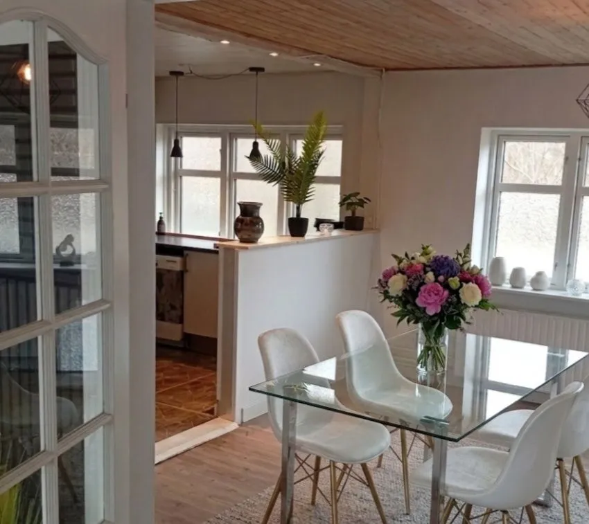 Sala da pranzo - Renovated House with Terrace in Quiet Area