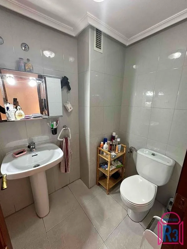 Salles de bain - 3-Bed Flat with Terrace in San Esteban