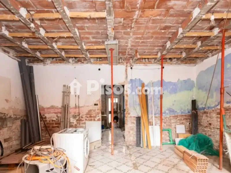 Stanze - Chalet with Urban Potential in Gavà