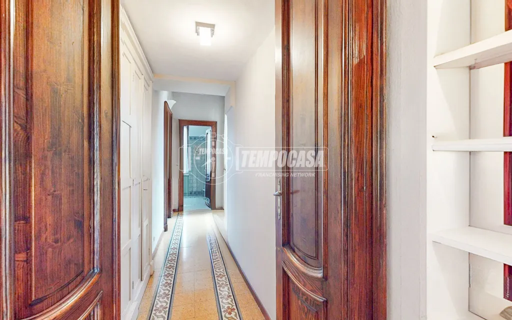 Hallway - Signorile Apartment with Four Balconies in Crocetta