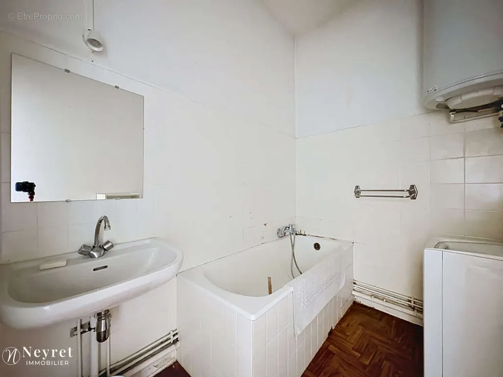 Salles de bain - Appartement T2 Résidence 1900 à Lyon Saint-Michel