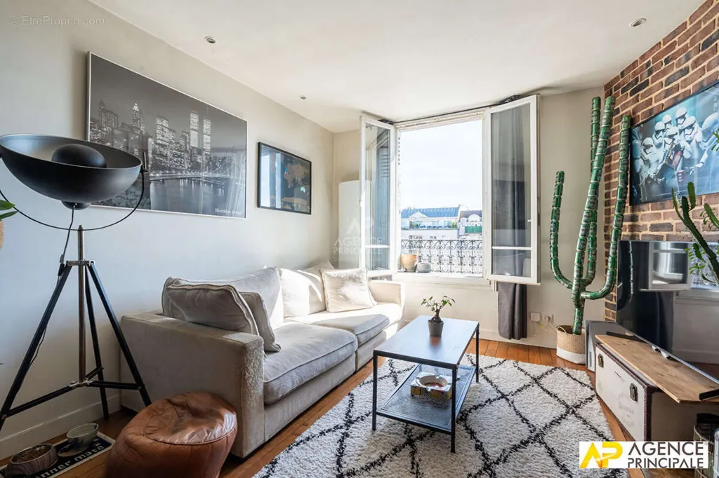 Séjour - Appartement avec Vue Dégagée au Centre de Maisons-Laffitte