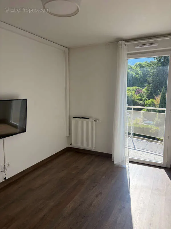 Bedrooms - Apartment with Terrace in Vizille