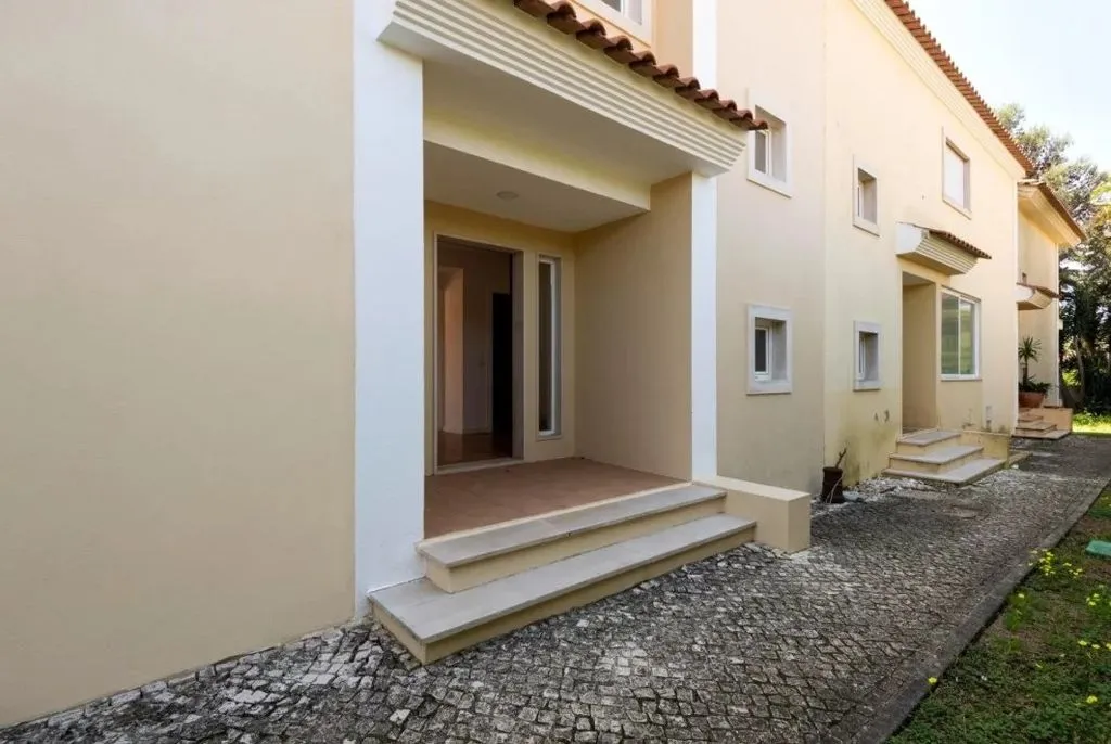 Extérieur - Three-Bedroom Villa with Greenbelt View in Cascais