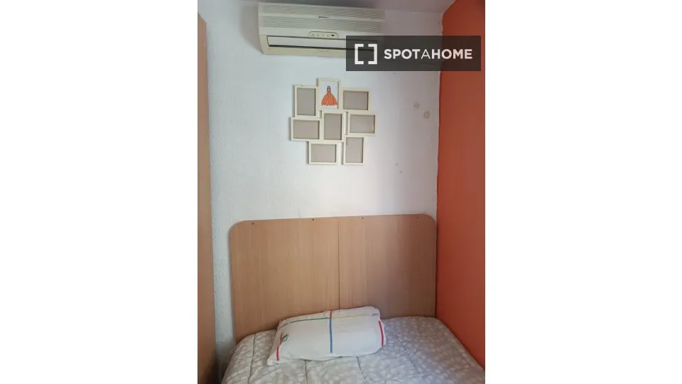 Camere da letto - Shared Room with Terrace in Prosperidad, Madrid