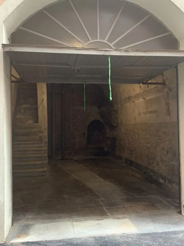 Garage - T2 Flat with Terrace in City Centre