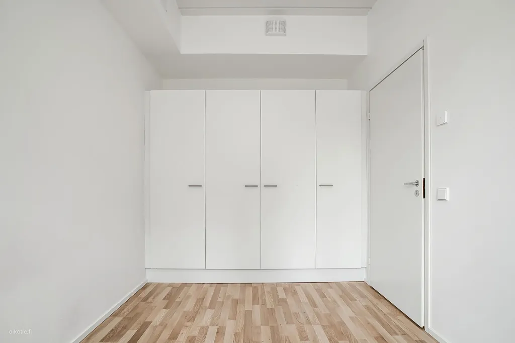 Pièces - Efficiently Designed Apartment with French Balcony in Järvenperä
