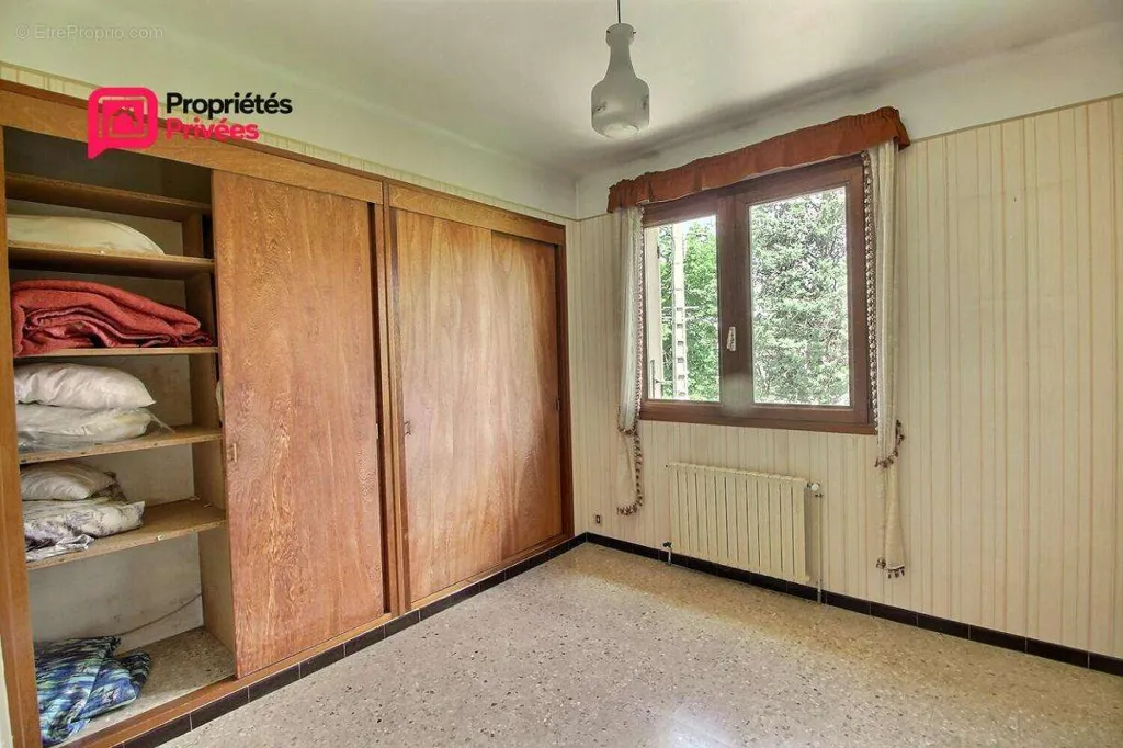 Rooms - Villa with Divisible Land in Bagnols-sur-Cèze