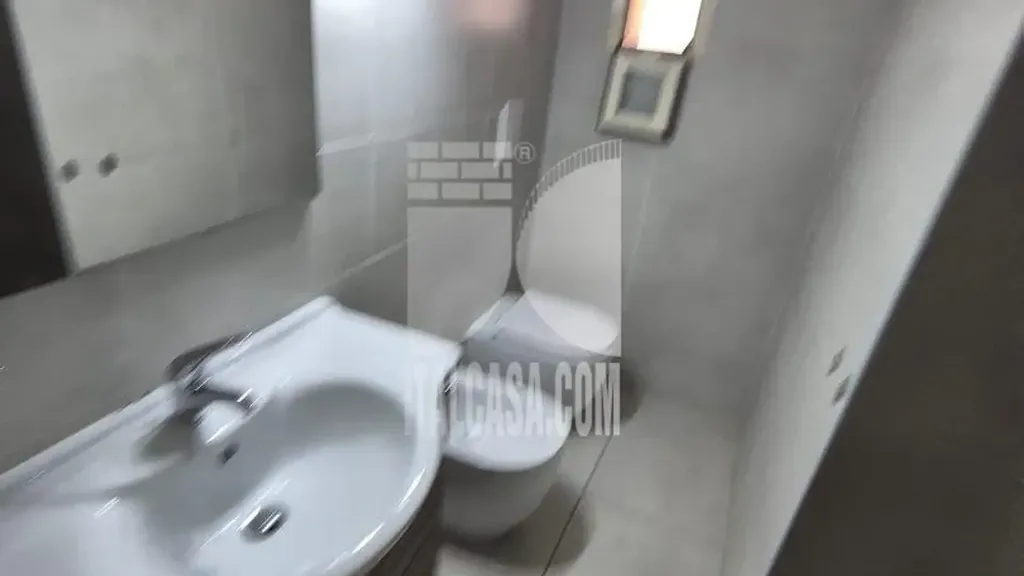 Bagni - Appartamento con balcone a Crotone